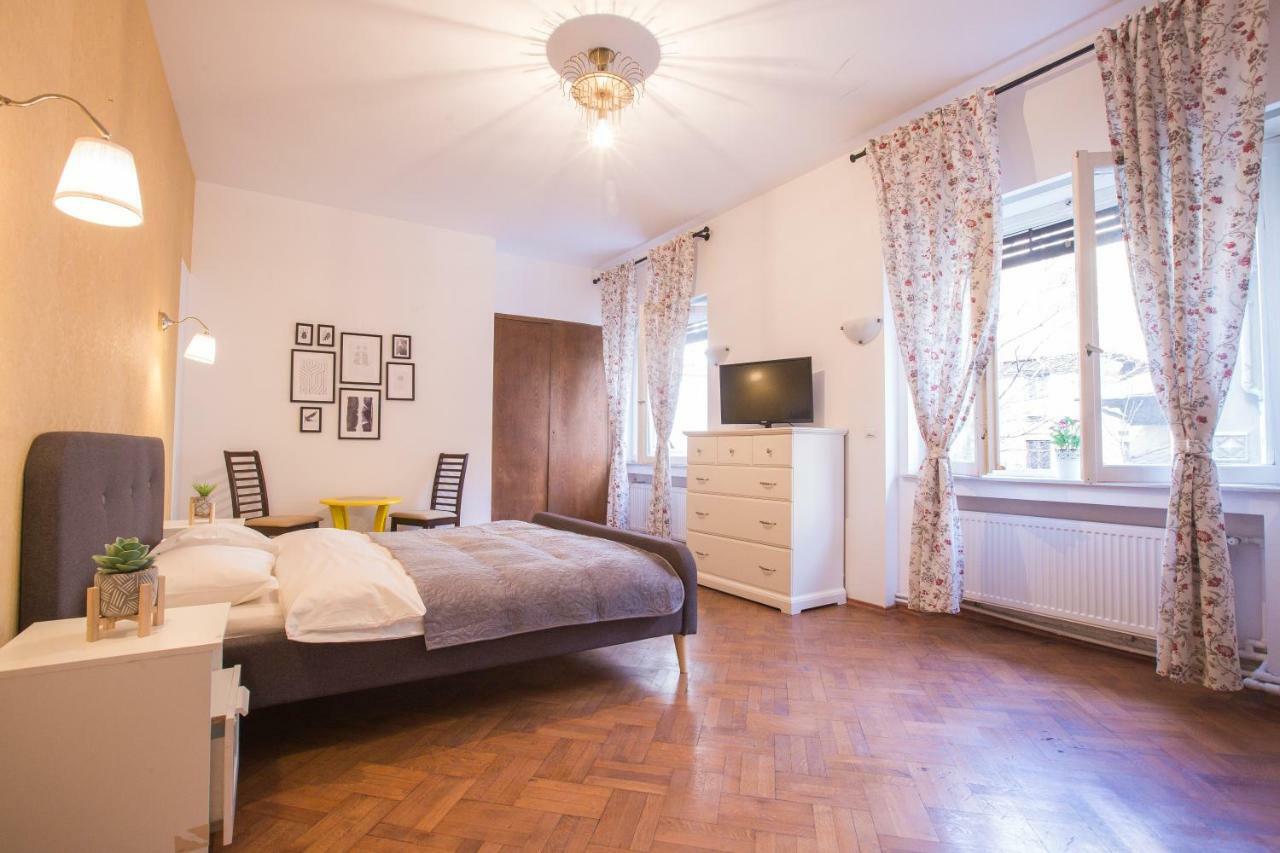 Color Apartments Nicolae Tonitza St Bukarest Exterior foto
