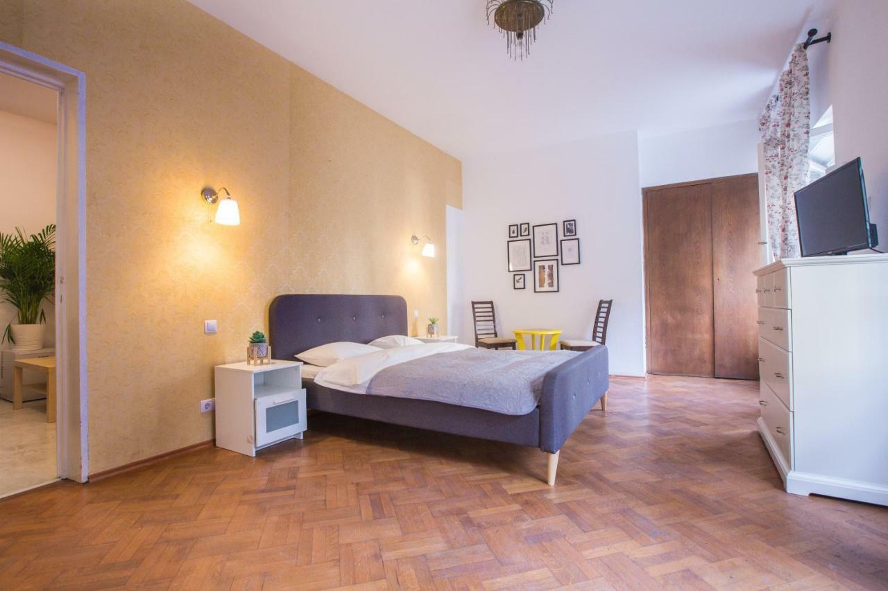 Color Apartments Nicolae Tonitza St Bukarest Exterior foto
