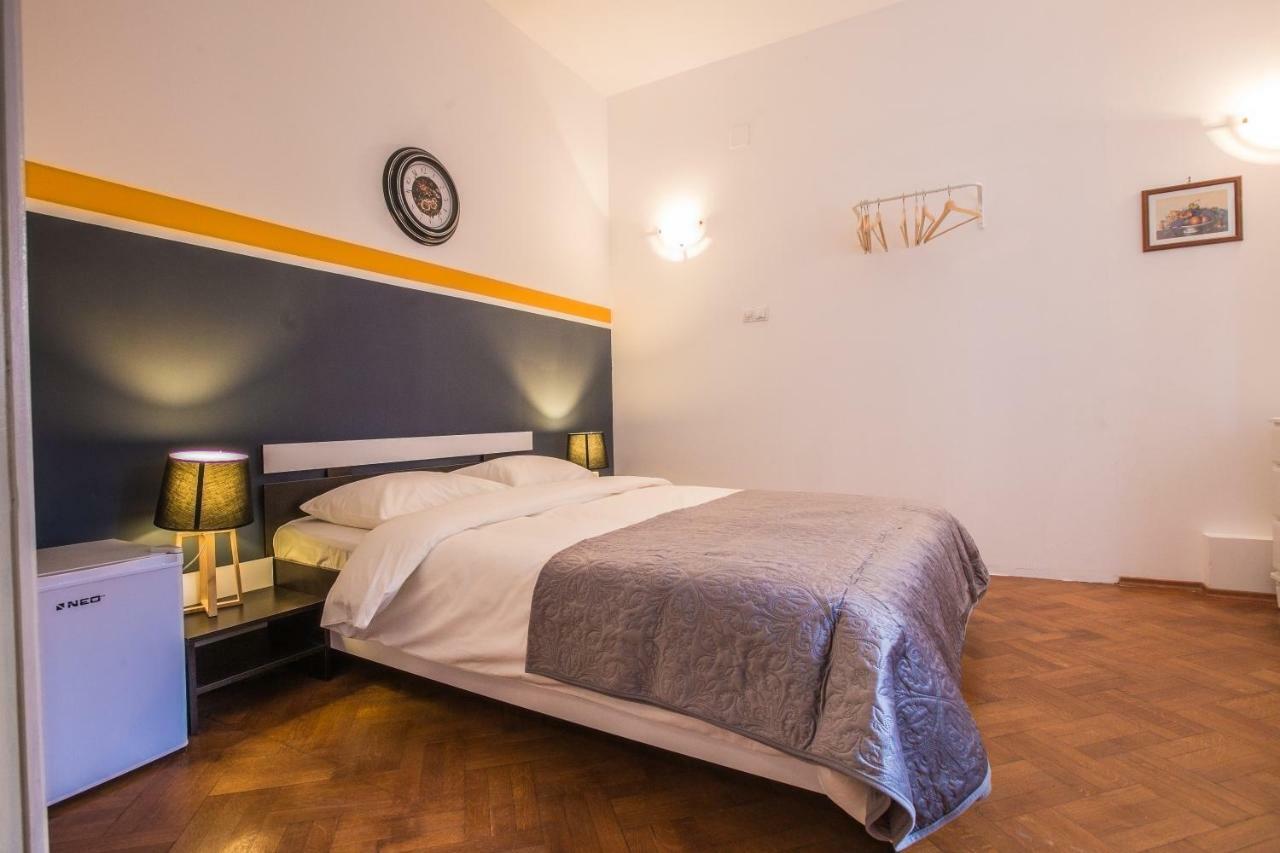 Color Apartments Nicolae Tonitza St Bukarest Exterior foto