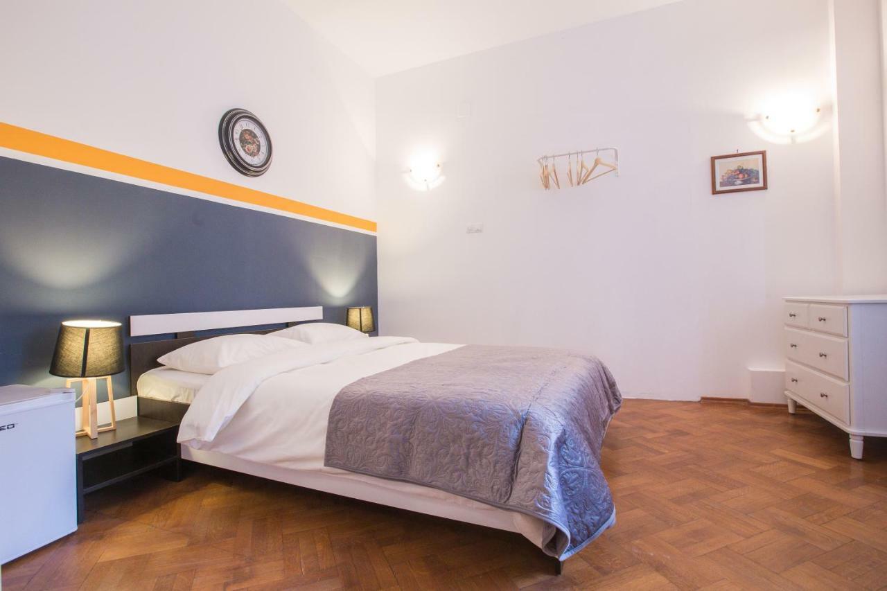 Color Apartments Nicolae Tonitza St Bukarest Exterior foto